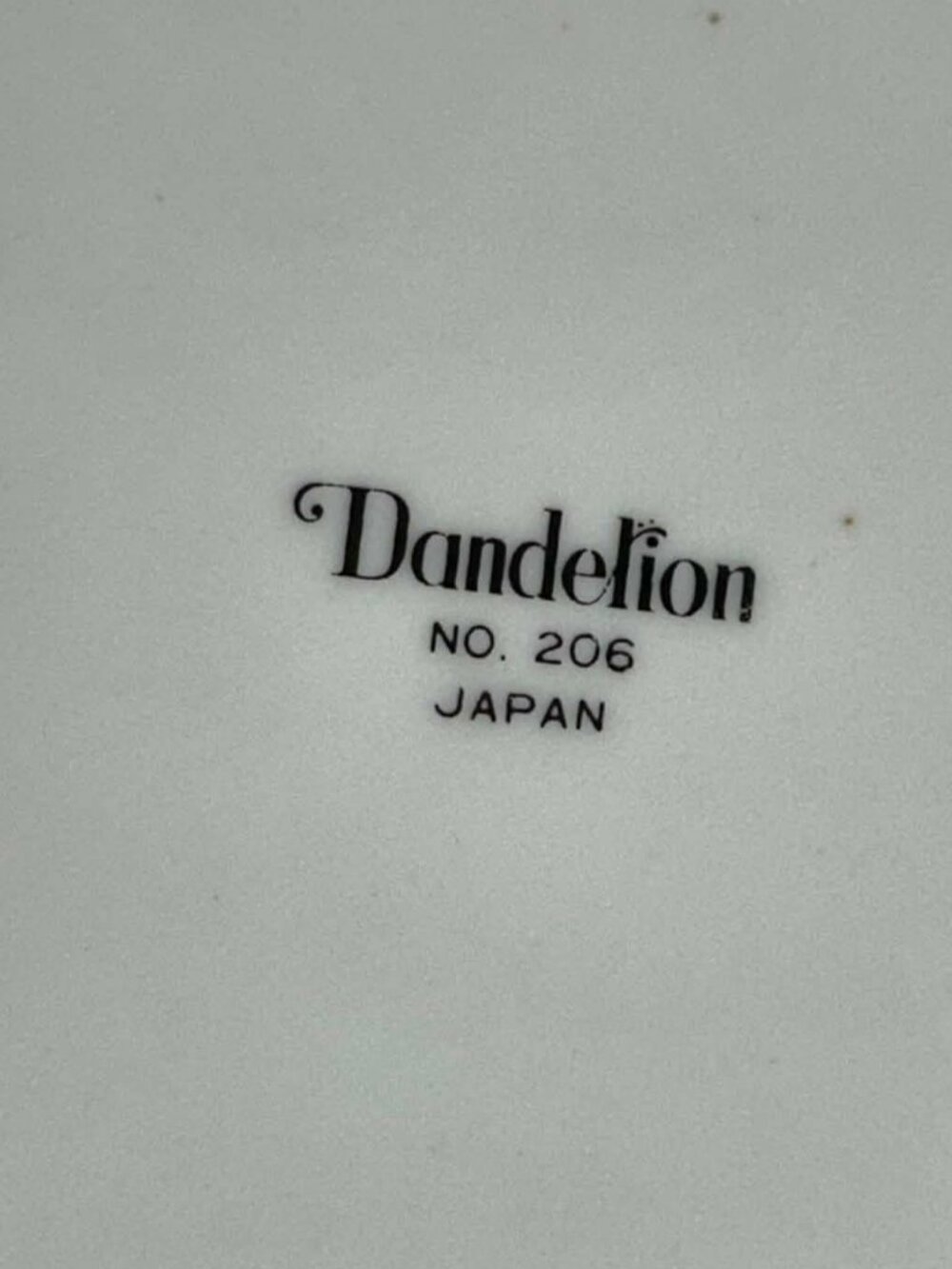 Japanese speckled stoneware dandelion salad plate - Picture 5 of 9